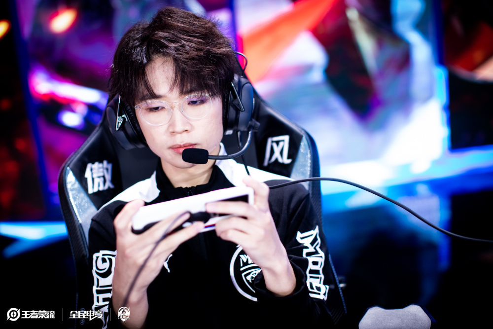 充满了挑战 充满了挑战